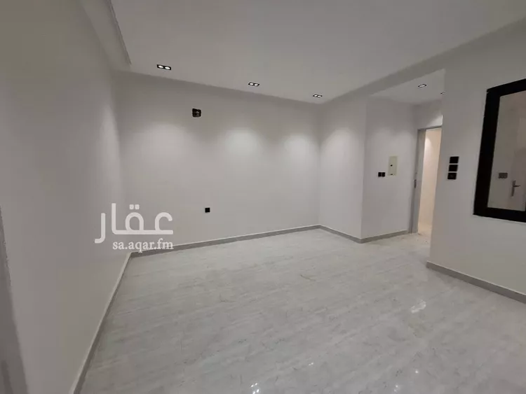 دور للبيع في شارع الامام مسلم, حي بدر, مدينة الرياض, منطقة الرياض صورة 3
