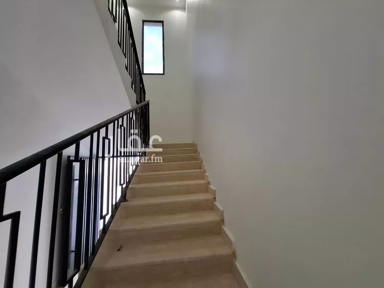 دور للبيع في شارع ديراب, حي عكاظ, مدينة الرياض, منطقة الرياض صورة 2