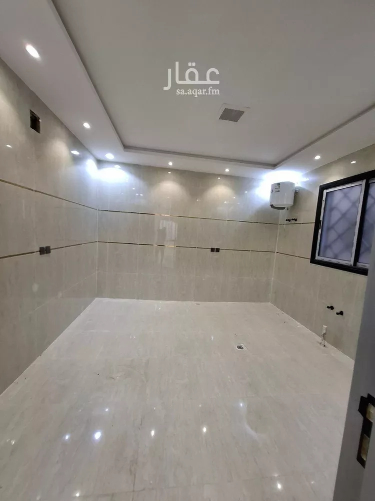 فيلا للبيع في شارع الامام مسلم, حي بدر, مدينة الرياض, منطقة الرياض 25