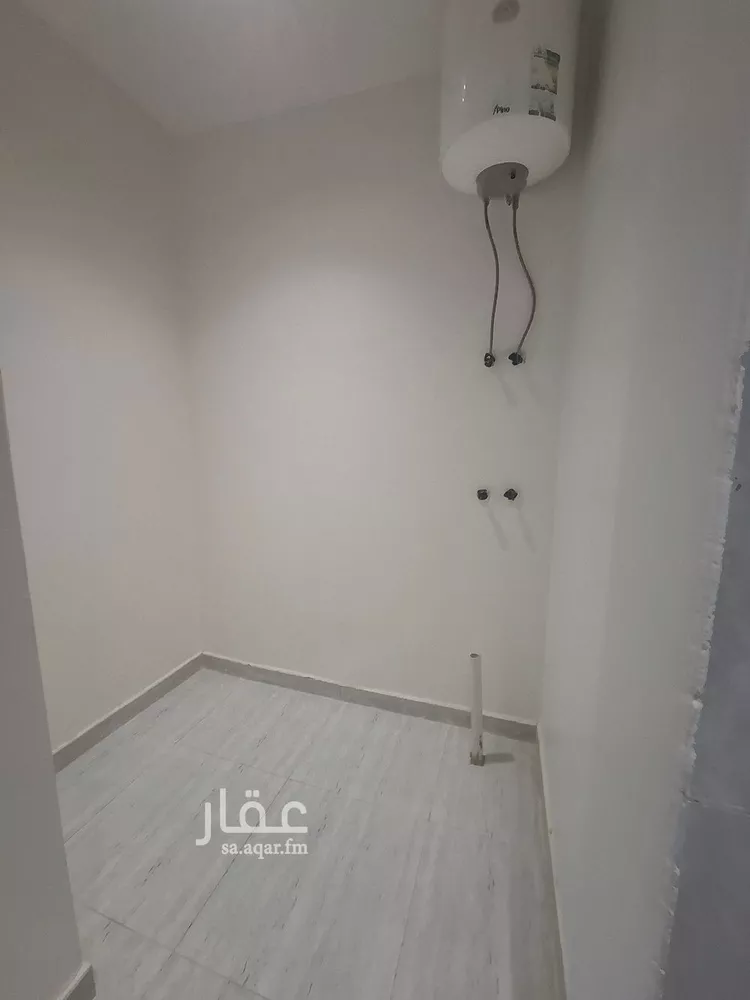 دور للبيع في شارع الامام مسلم, حي بدر, مدينة الرياض, منطقة الرياض صورة 5