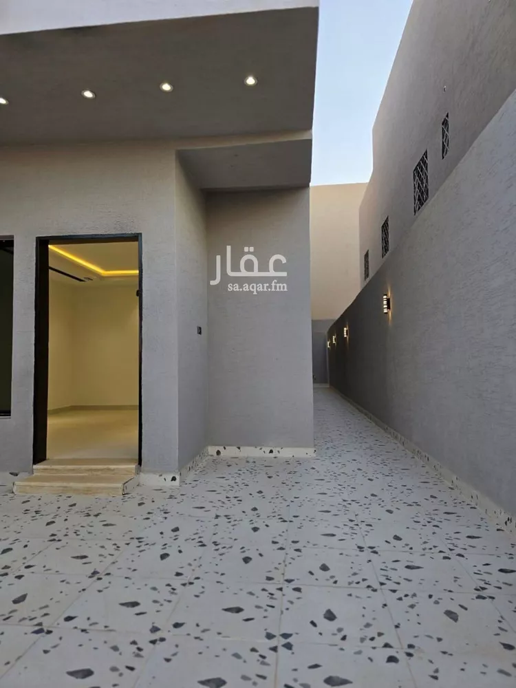 فيلا للبيع في شارع الامام مسلم, حي بدر, مدينة الرياض, منطقة الرياض صورة 2