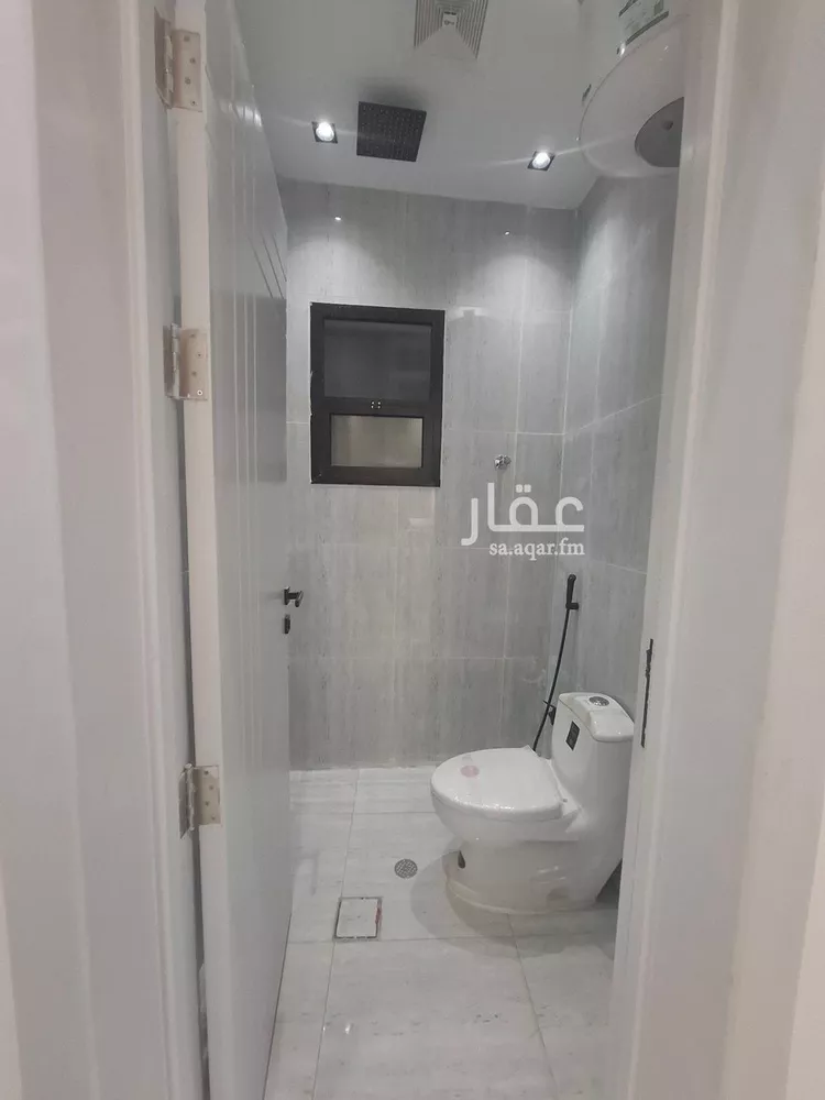 دور للبيع في شارع الامام مسلم, حي بدر, مدينة الرياض, منطقة الرياض صورة 4