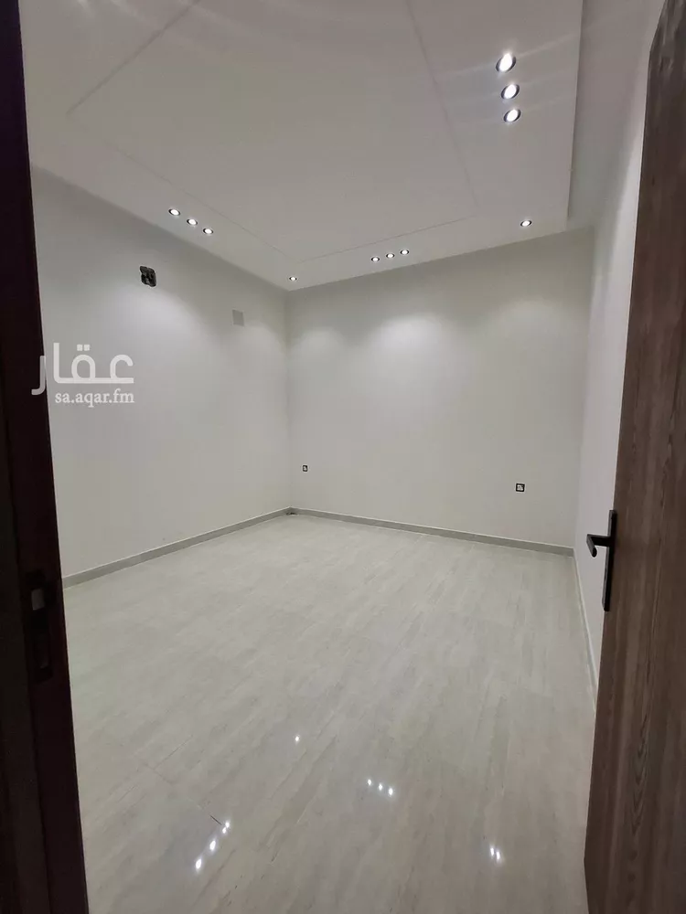 Floor for Sale in Riyadh Al Hazm 12