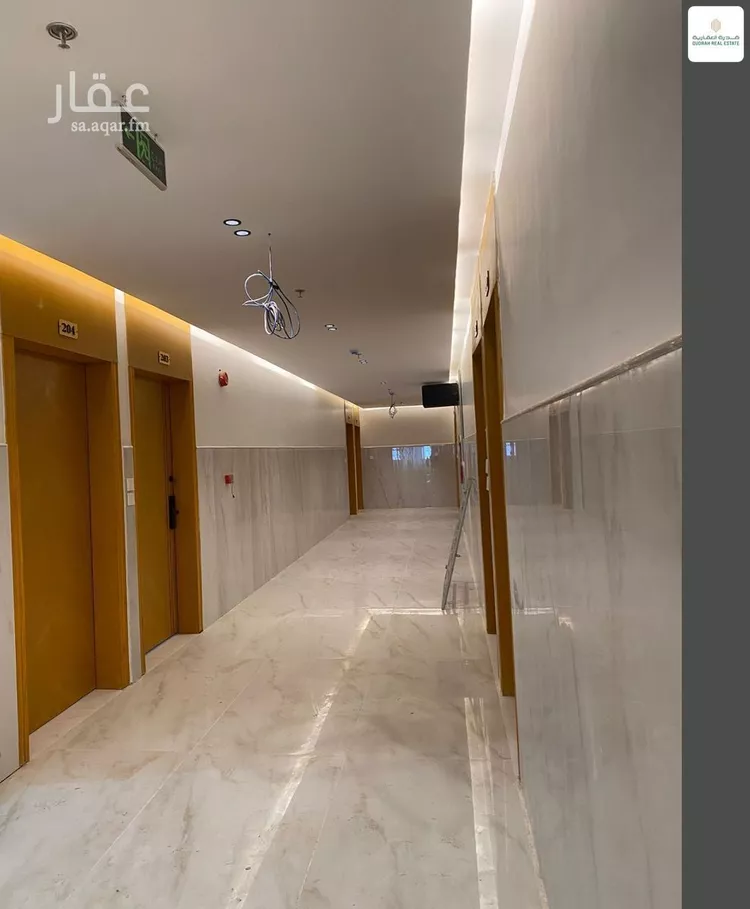 عمارة للإيجار في شارع عبدالرحمن بن عودان, حي العزيزية, مدينة الرياض, منطقة الرياض صورة 2