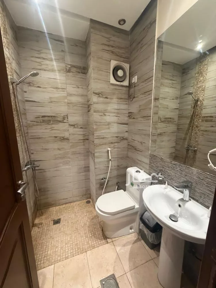 عمارة للإيجار في شارع إبراهيم الصنيع, حي الروضة, مدينة جدة, منطقة مكة المكرمة صورة 3