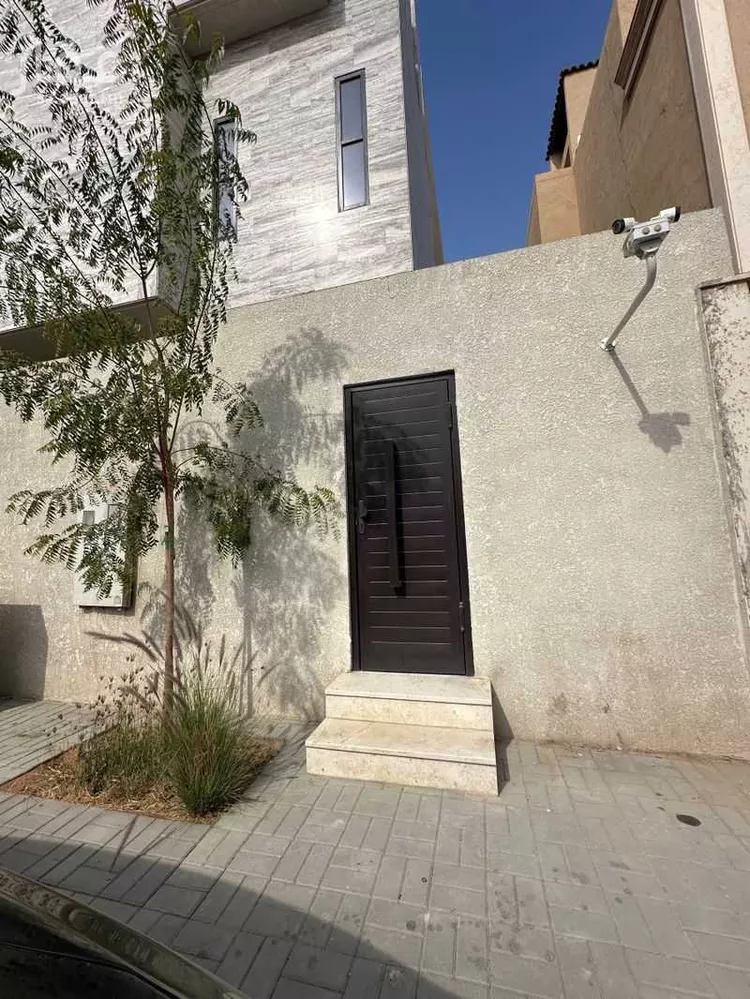 غرفة للإيجار في شارع عمرو العبدي ، حي عرقة ، الرياض ، منطقة الرياض