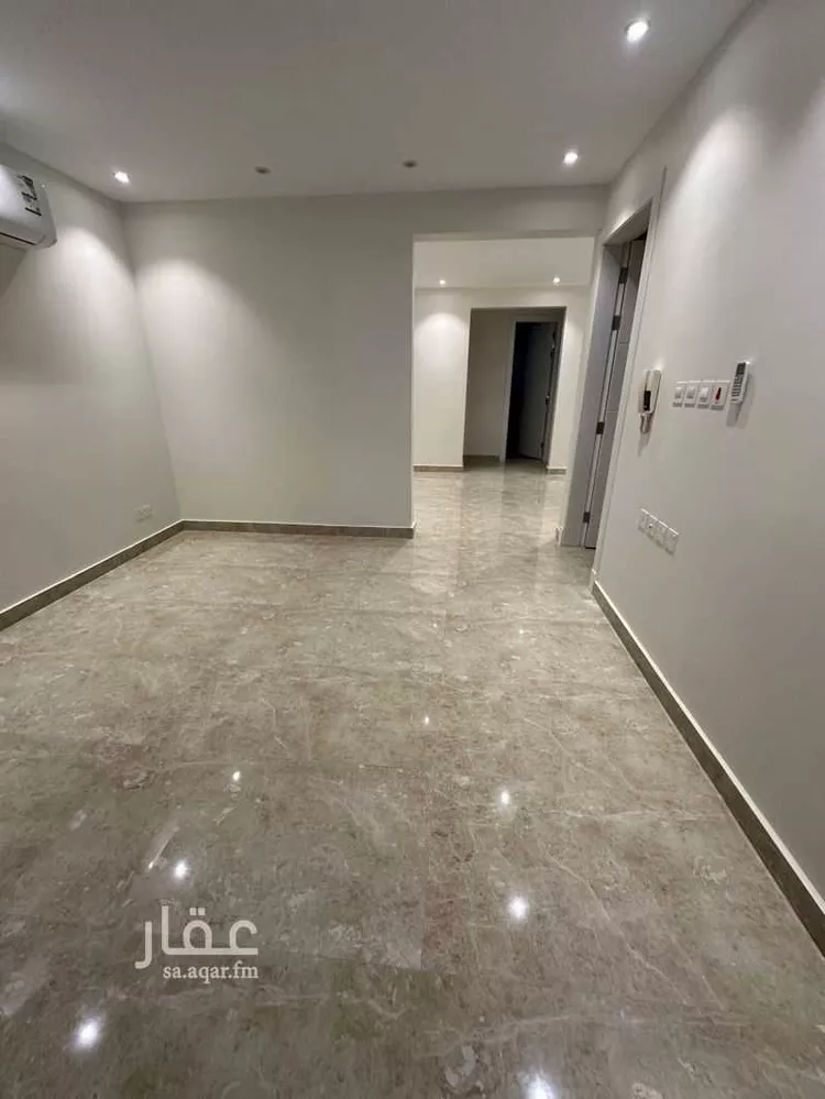 فيلا للبيع في شارع الجفة, حي الملك فهد, مدينة الرياض, منطقة الرياض صورة 3