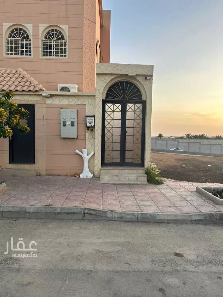فيلا للبيع في شارع الملقا, حي الخالدية, مدينة الدرعية, منطقة الرياض صورة 3