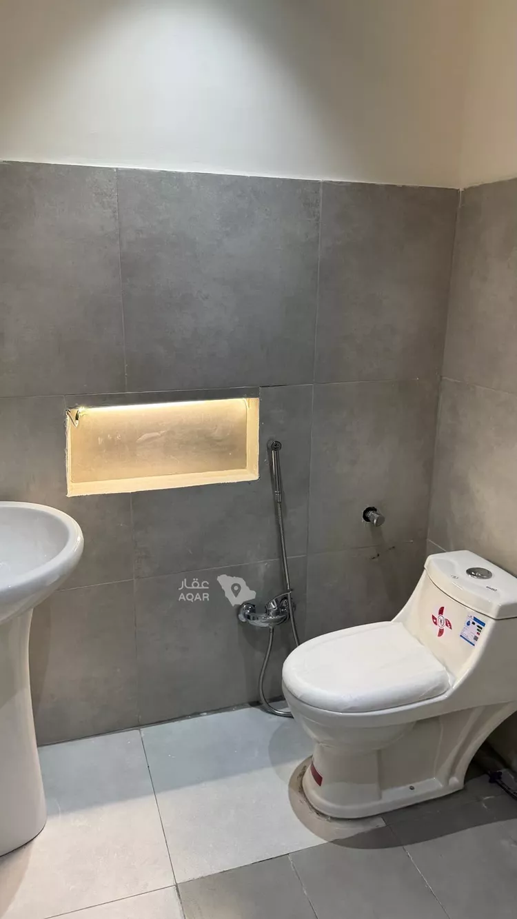Room for Rent in Ad Diriyah Al Khalidiyah 11