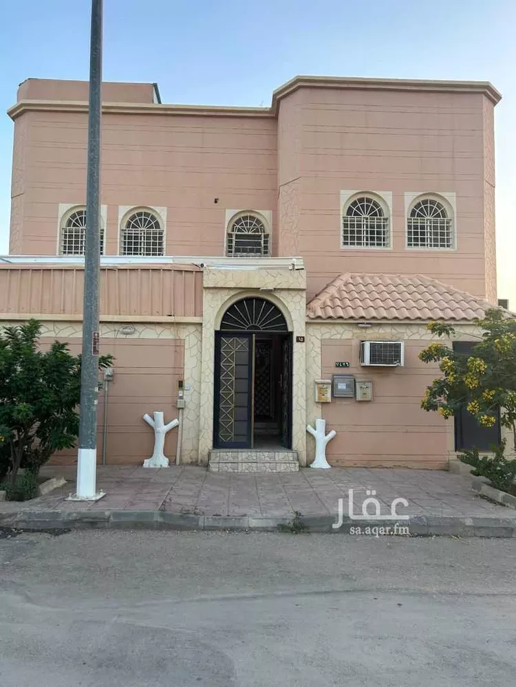 فيلا للبيع في شارع الملقا, حي الخالدية, مدينة الدرعية, منطقة الرياض