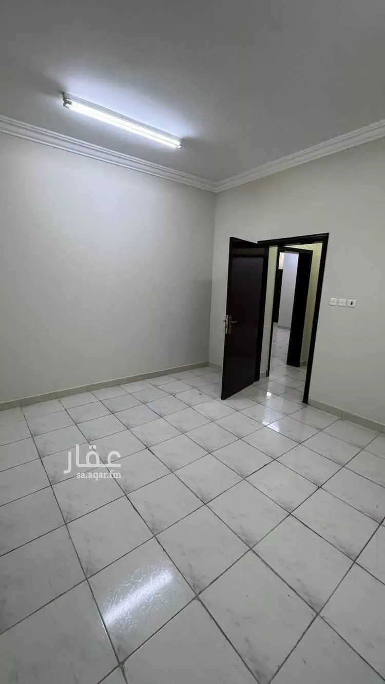 شقة للإيجار في شارع الأمير سلطان بن عبدالعزيز, حي الخالدية, مدينة الدرعية, منطقة الرياض صورة 2