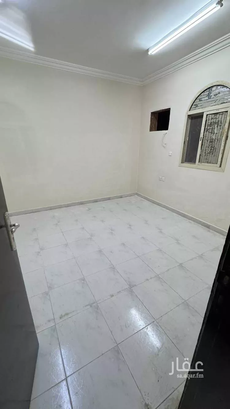 شقة للإيجار في شارع شارع الأمير سلطان بن عبدالعزيز, حي الخالدية, مدينة الدرعية, منطقة الرياض صورة 2