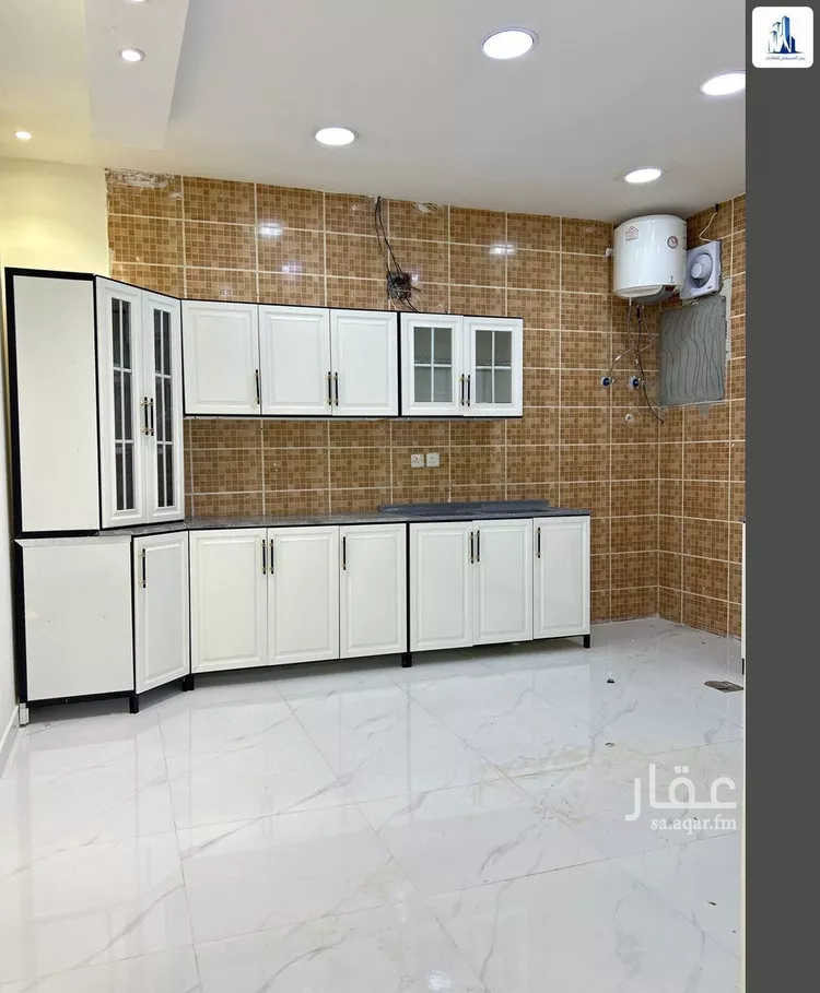 Floor for Rent in Riyadh Al Fayha 7