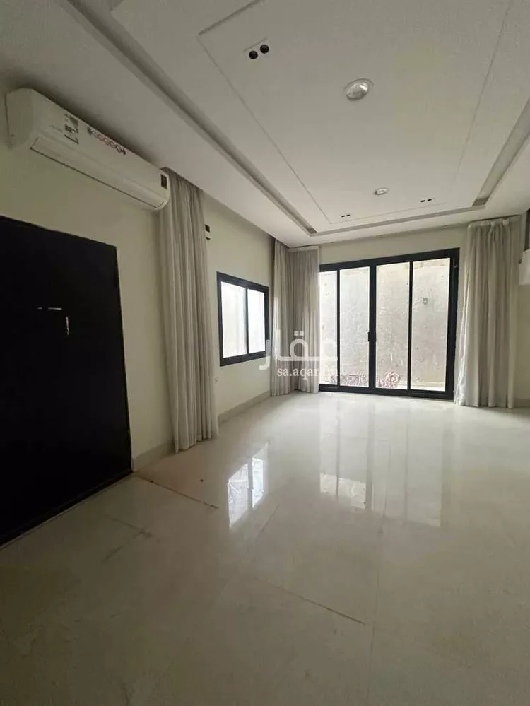 فيلا للبيع في شارع أبي زرعة الهمذاني, حي المهدية, مدينة الرياض, منطقة الرياض 7