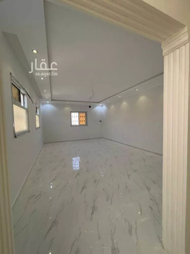 فيلا للبيع في شارع أبي طالب الهاشمي, حي العريجاء الأوسط, مدينة الرياض, منطقة الرياض صورة 3