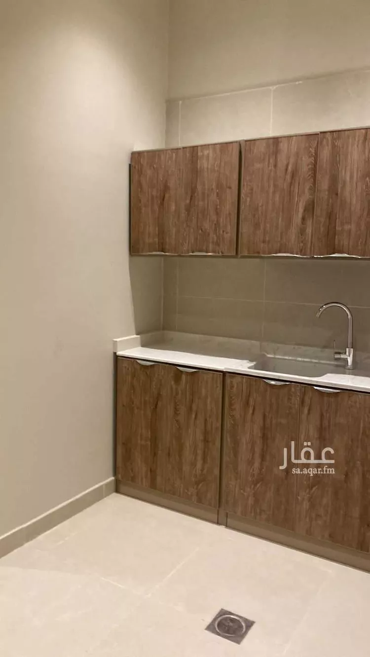 عمارة للإيجار في شارع جبل الدخان, حي ظهرة لبن, مدينة الرياض, منطقة الرياض
