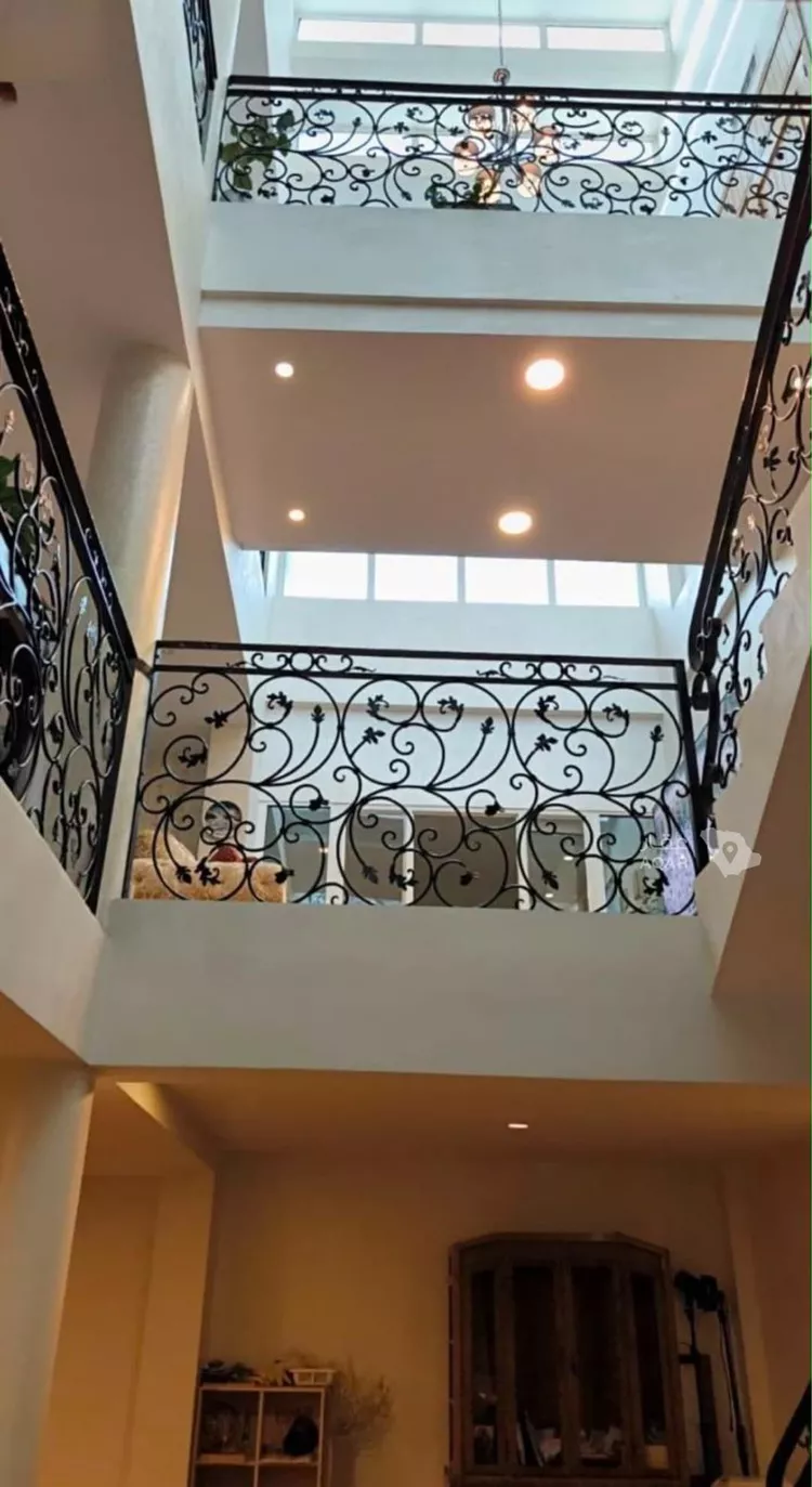 فيلا للبيع في شارع اسماء بنت ابي بكر ، حي الدانة الشمالية ، الظهران ، الدمام صورة 4