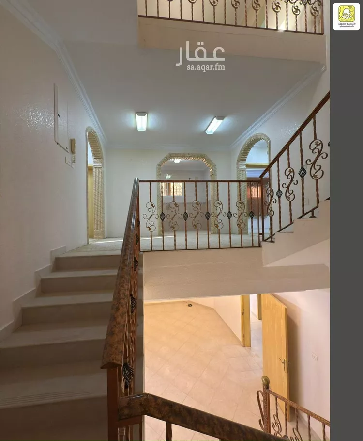 فيلا للبيع في شارع الطرماح ابن حكيم, حي الروضة, مدينة بريده, منطقة القصيم صورة 4