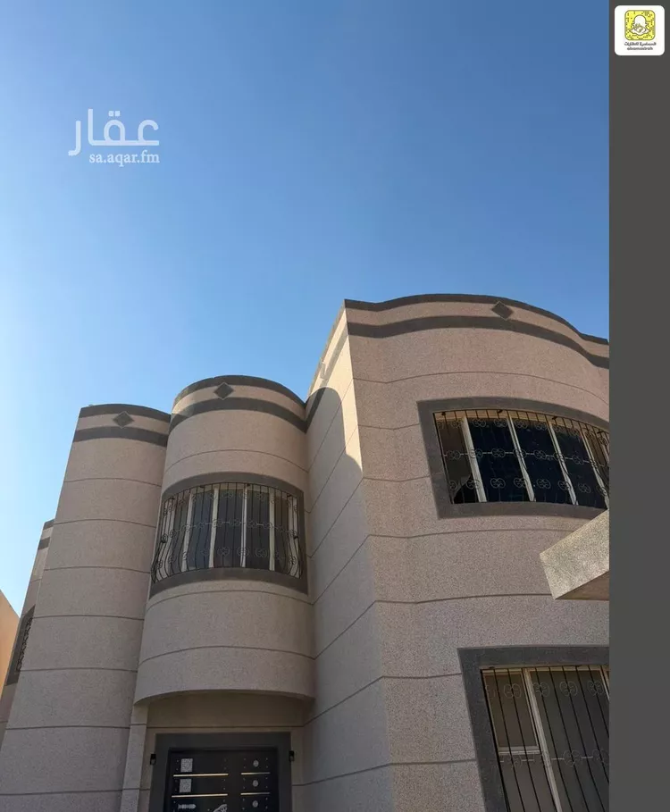 فيلا للبيع في شارع الصلاح, حي الحزم, مدينة بريدة, منطقة القصيم صورة 3