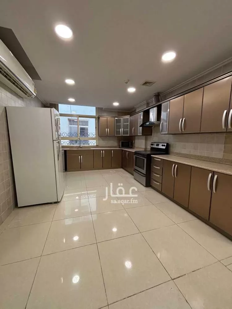 شقة للبيع في شارع يزيد بن حصين, حي الدانة الشمالية, مدينة الظهران, المنطقة الشرقية صورة 2