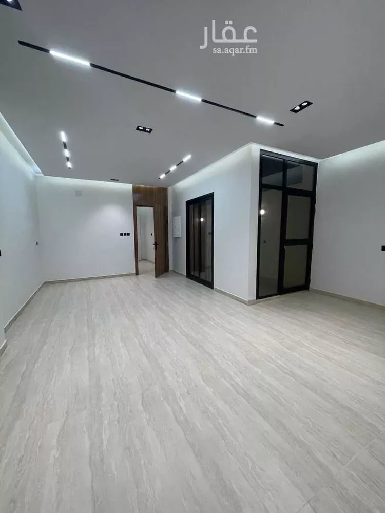 دور للبيع في شارع حامد عبدالحفيظ, حي عكاظ, مدينة الرياض, منطقة الرياض صورة 4