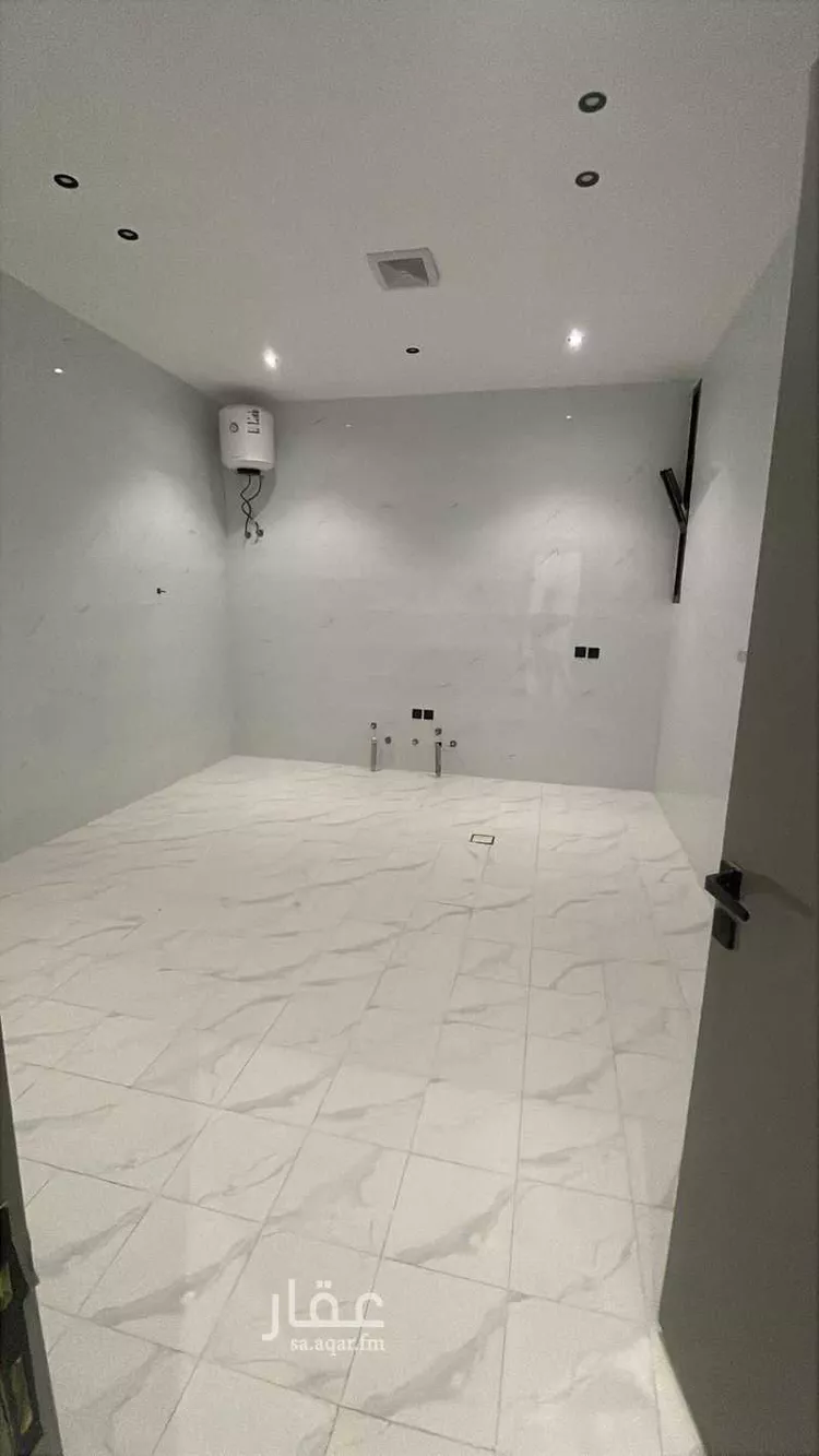 Floor for Rent in Riyadh Al Janadriyah صورة 3