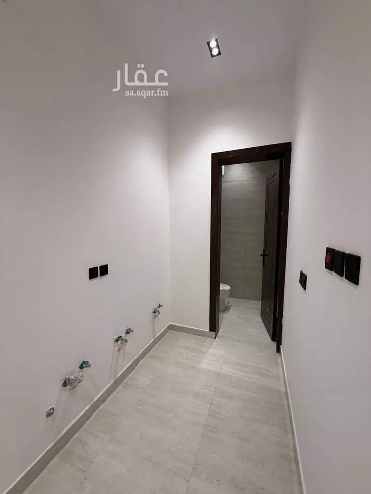 دور للبيع في شارع السلطان قابوس, حي المعيزيلة, مدينة الرياض, منطقة الرياض 14