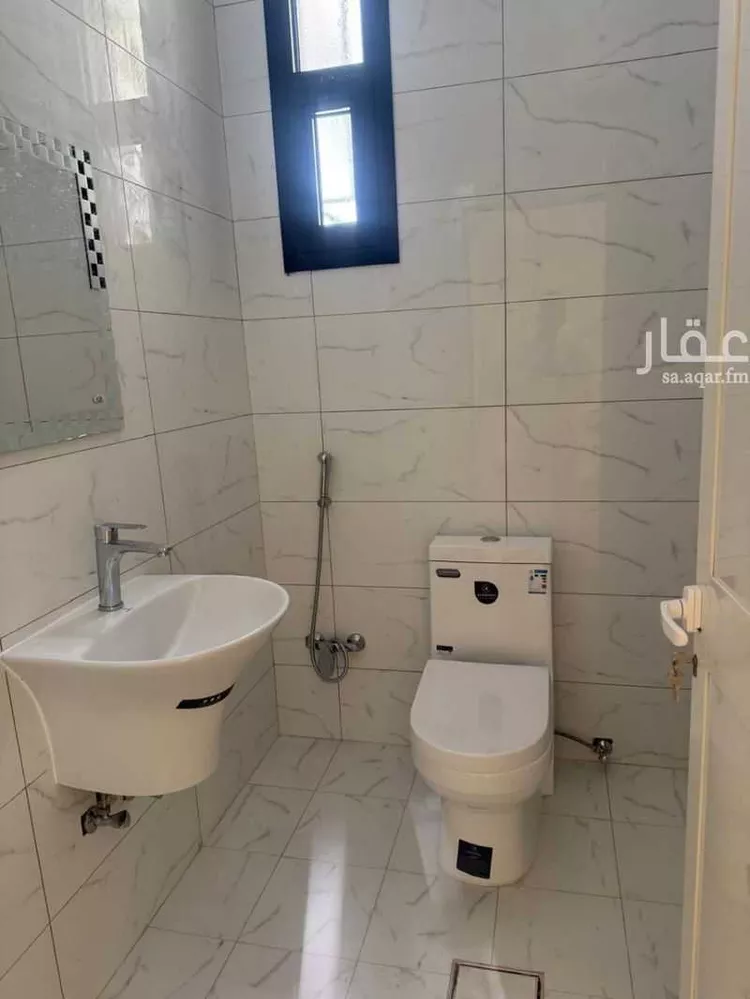 مكتب تجاري للإيجار في شارع طريق الملك عبدالعزيز الفرعي, حي الملك فهد, مدينة الرياض, منطقة الرياض 7