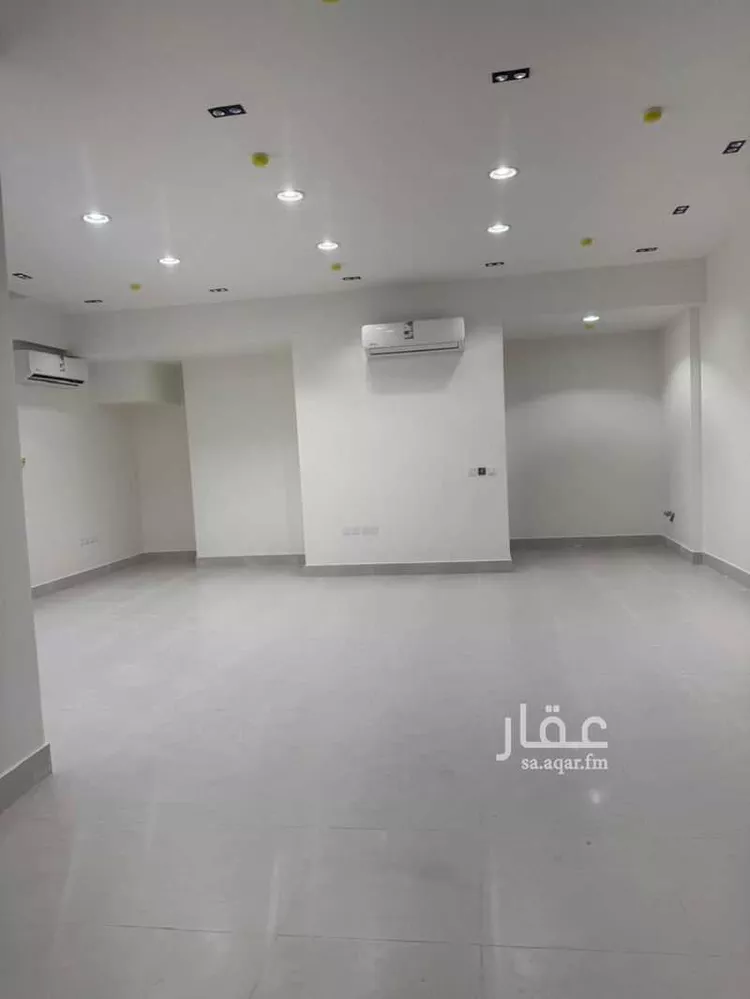 مكتب تجاري للإيجار في شارع طريق الملك عبدالعزيز الفرعي, حي الملك فهد, مدينة الرياض, منطقة الرياض صورة 4