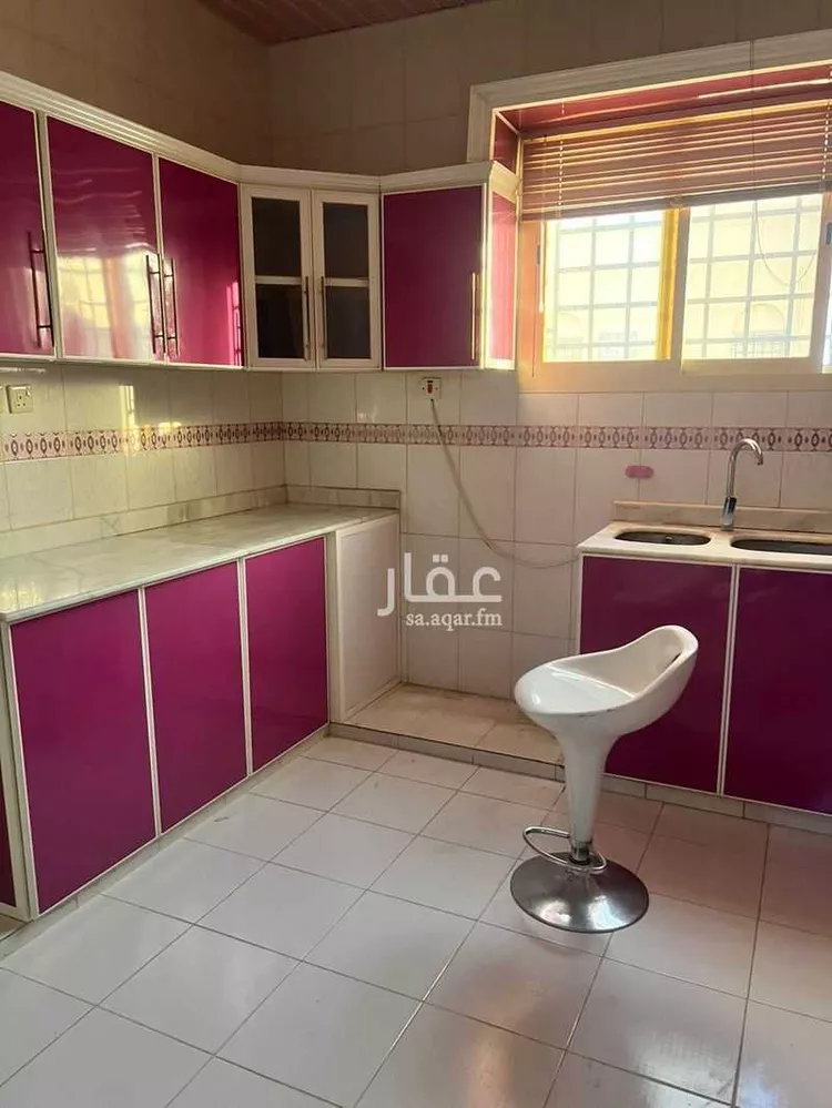 شقة للإيجار في شارع المثني بن الصباح, حي الصالحية, مدينة عنيزة, منطقة القصيم صورة 5