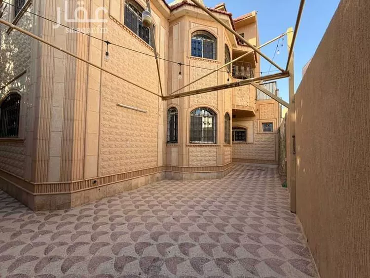 فيلا للبيع في شارع عبدالرحمن ابن عامر, حي الإسكان, مدينة بريدة, منطقة القصيم صورة 2
