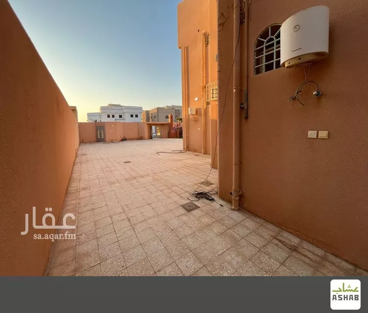 فيلا للبيع في شارع مطلق بن محمد المطيري, حي السليمانية, مدينة عنيزة, منطقة القصيم صورة 2