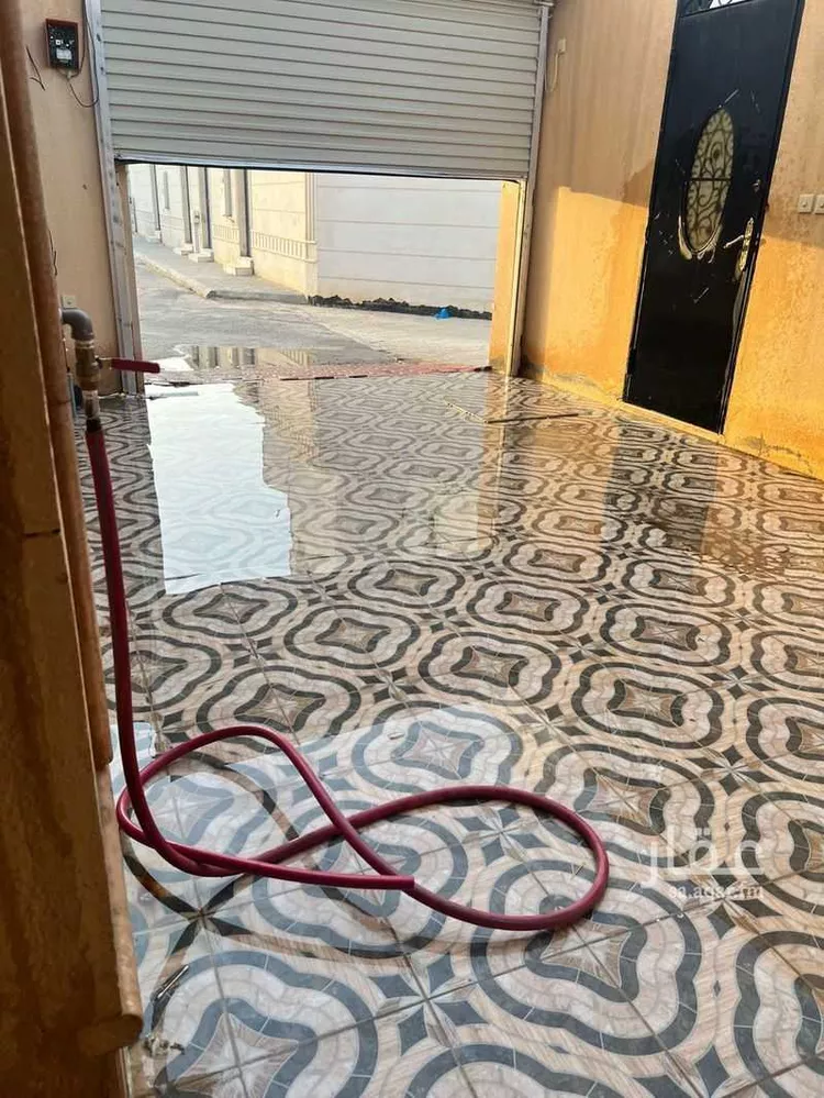 شقة للإيجار في شارع المثني بن الصباح, حي الصالحية, مدينة عنيزة, منطقة القصيم صورة 2