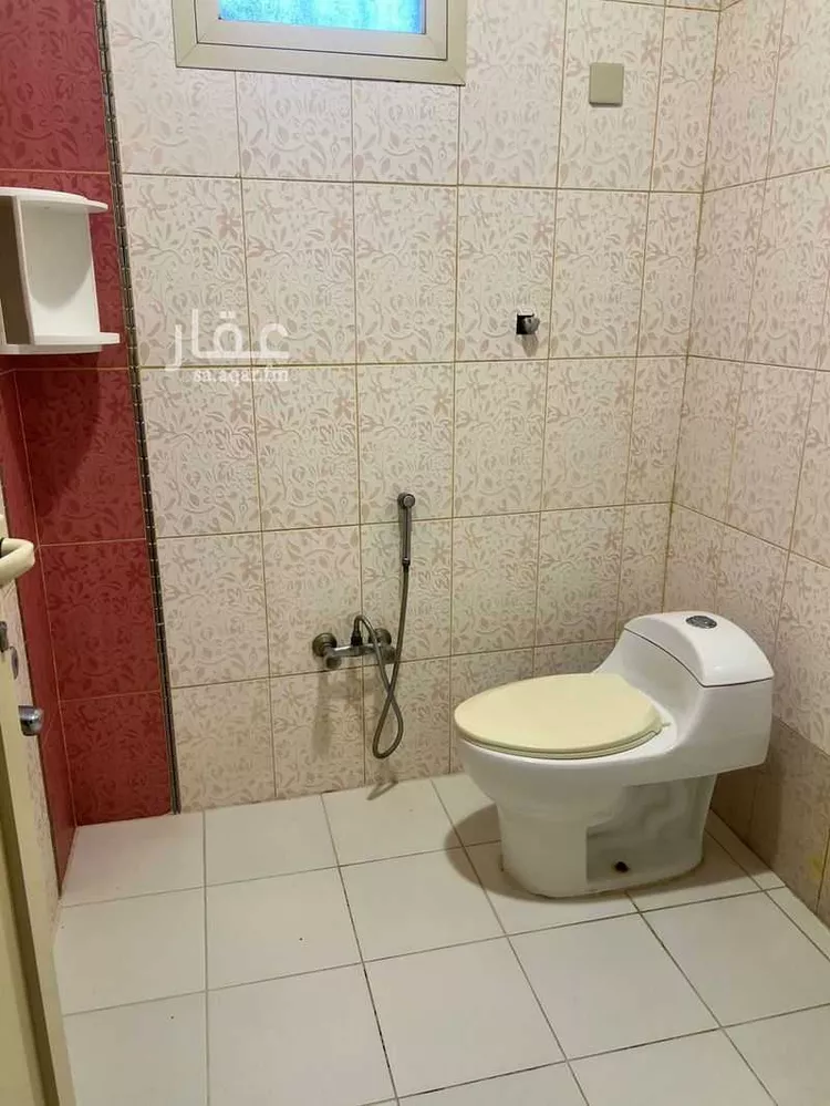 شقة للإيجار في شارع المثني بن الصباح, حي الصالحية, مدينة عنيزة, منطقة القصيم صورة 4