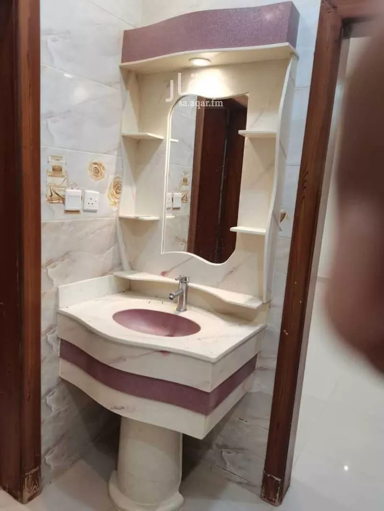 فيلا للبيع في شارع جناده الهروي, حي بدر, مدينة الرياض, منطقة الرياض صورة 3