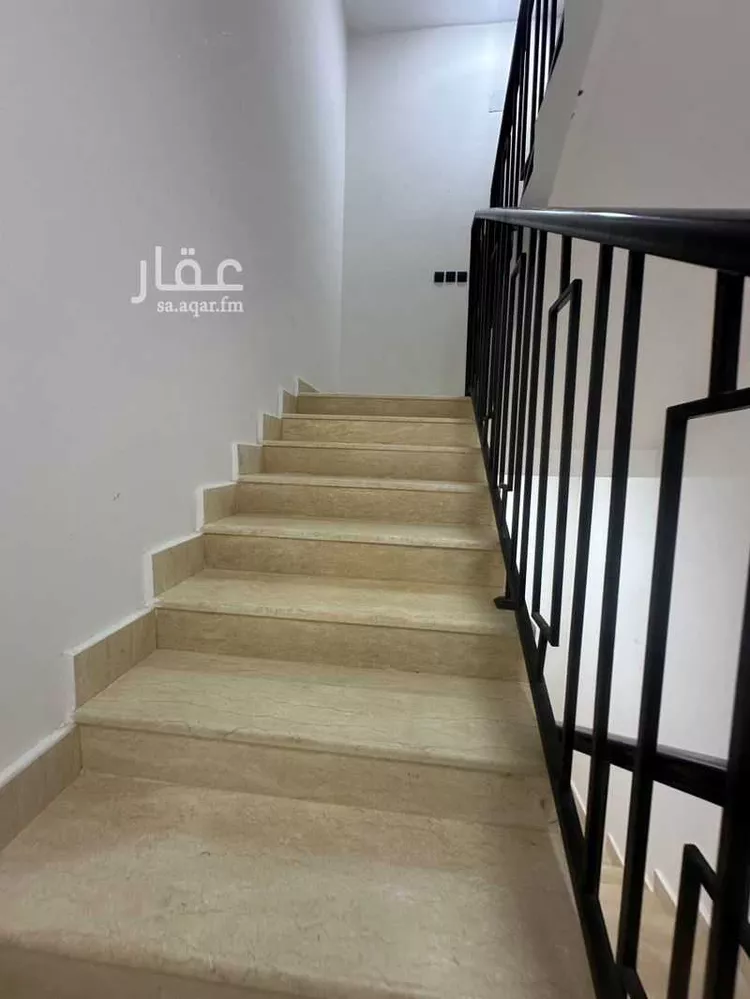 دور للبيع في شارع الثميد, حي بدر, مدينة الرياض, منطقة الرياض صورة 4
