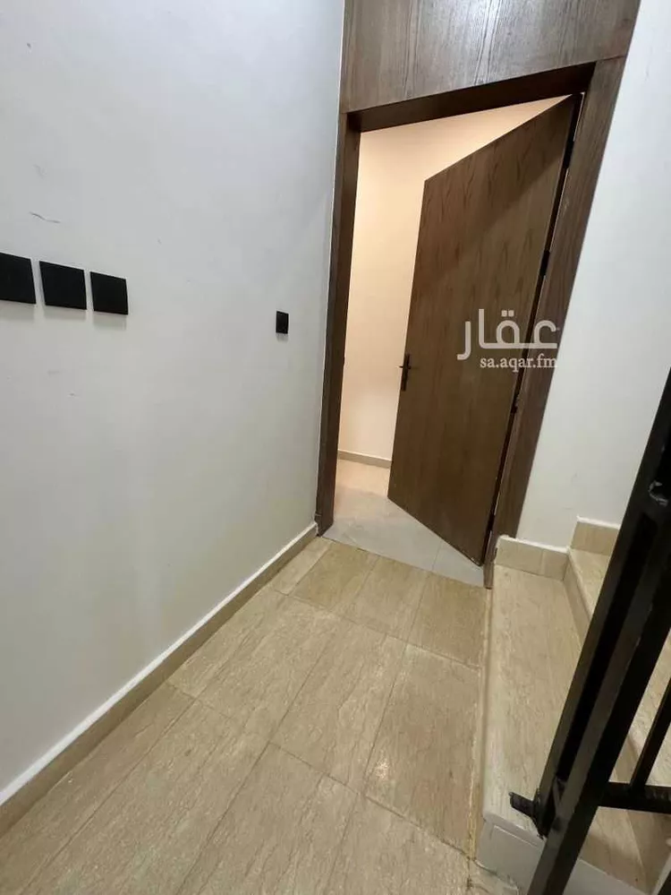 دور للبيع في شارع الثميد, حي بدر, مدينة الرياض, منطقة الرياض صورة 5