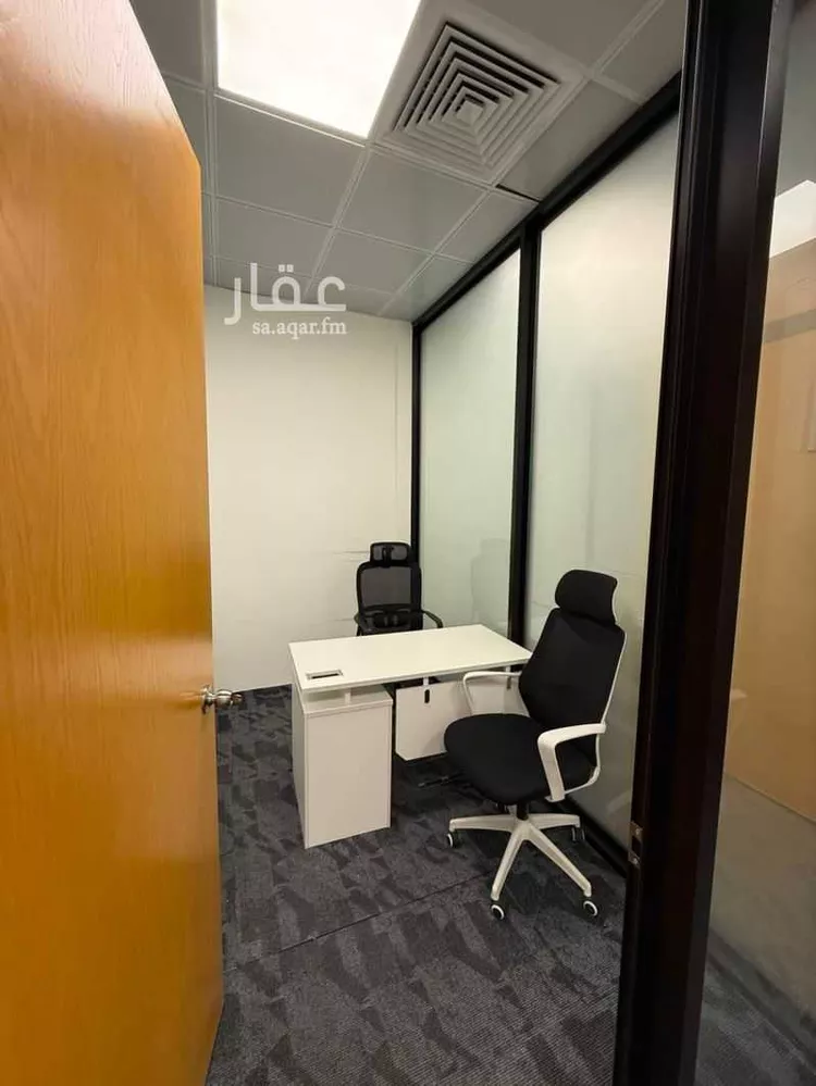 مكتب تجاري للإيجار في شارع البحر الأحمر, حي الوادي, مدينة الرياض, منطقة الرياض صورة 3