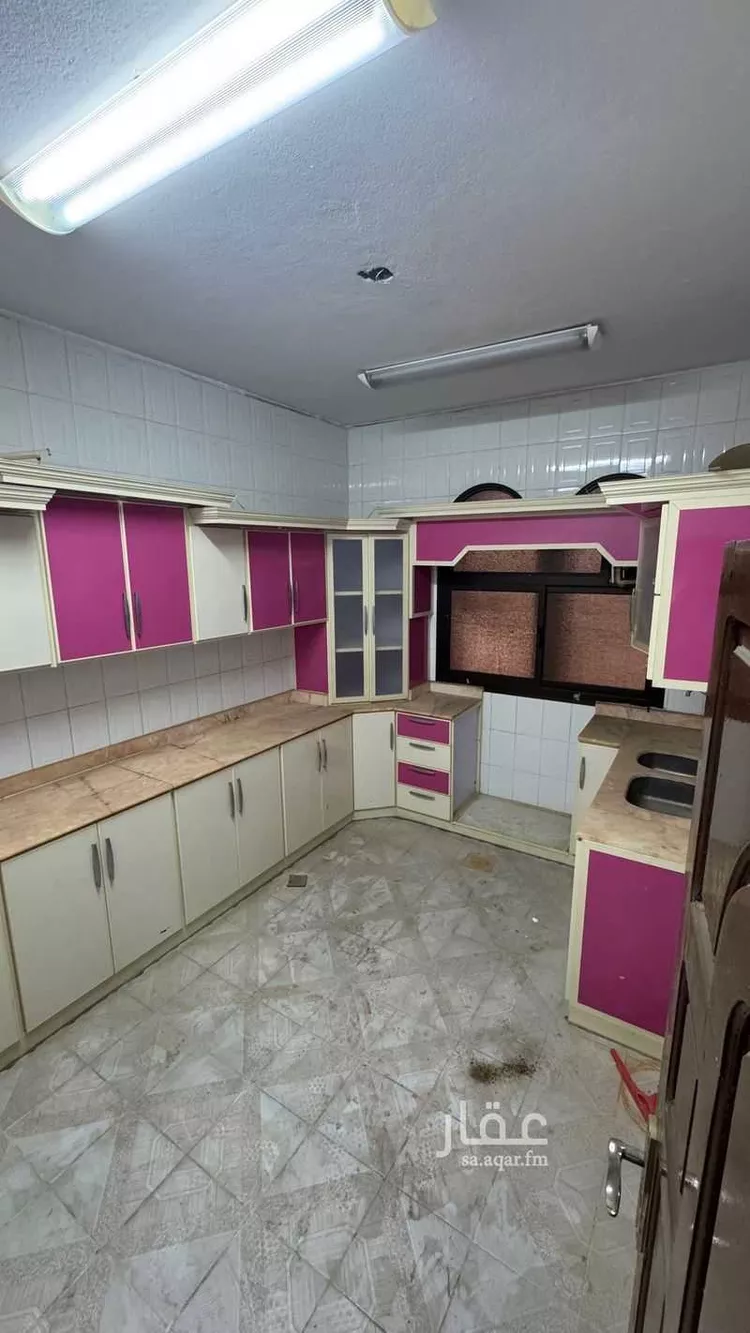 عمارة للبيع في شارع نعمان بن خلف, حي العزيزية, مدينة خميس مشيط, منطقة عسير صورة 4