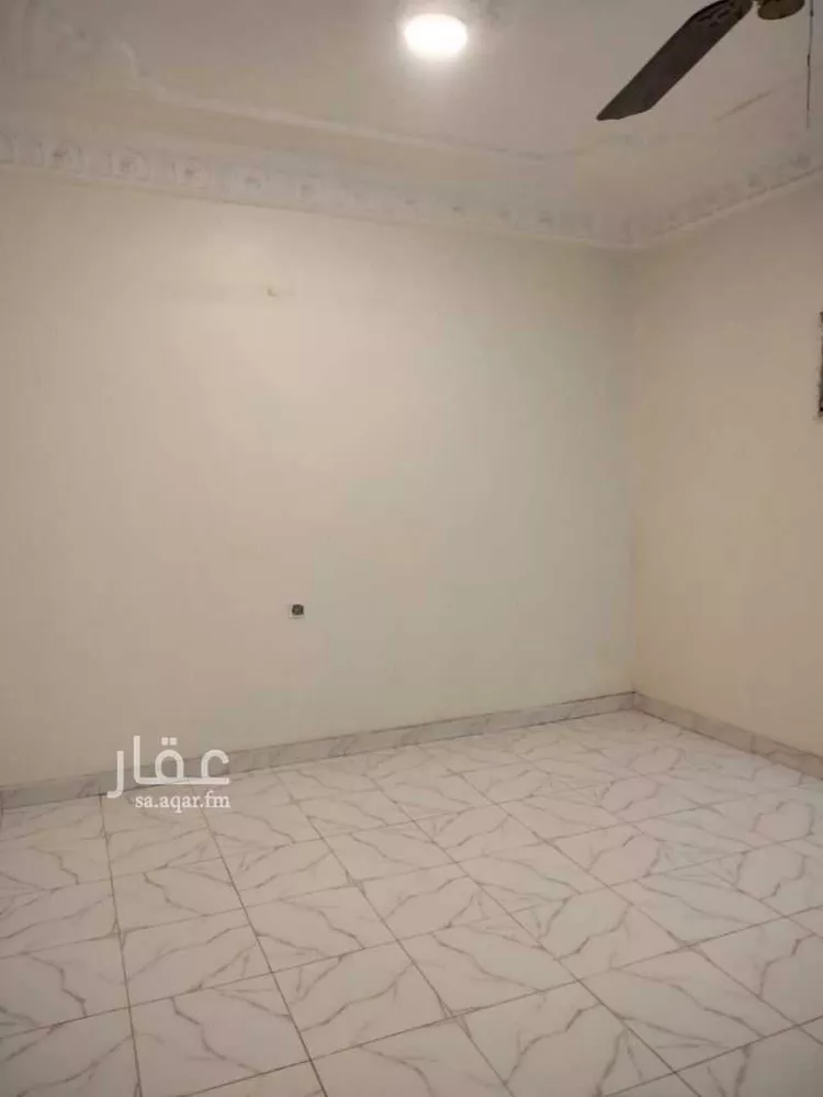 Floor for Rent in Riyadh Al Uraija Al Wusta صورة 3