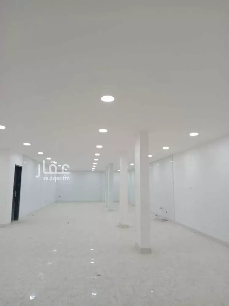 محل للإيجار في شارع 5256768, حي الخالدية, مدينة عنيزة, منطقة القصيم