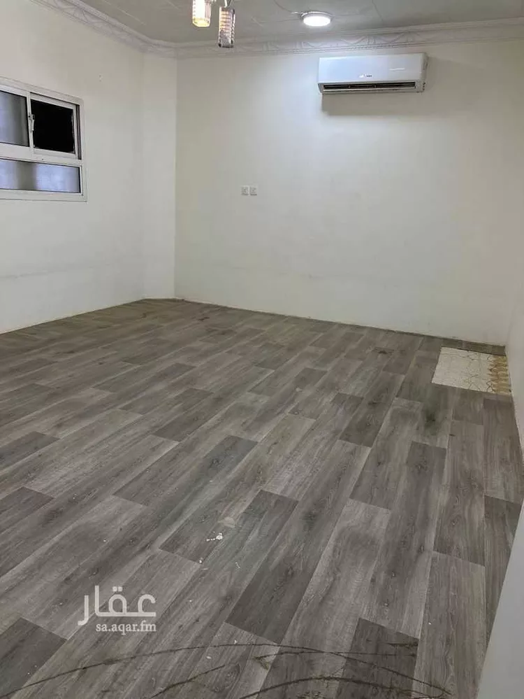 دور للإيجار في شارع العطوف, حي إشبيلية, مدينة الرياض, منطقة الرياض 1 صورة