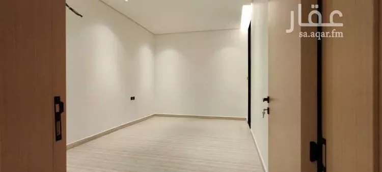 Floor for Sale in Riyadh Al Arid 10