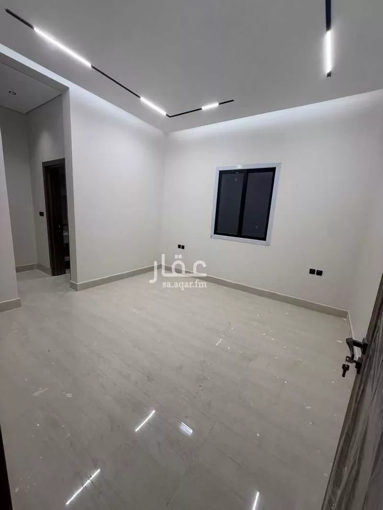 Floor for Sale in Riyadh Al Khaleej 8