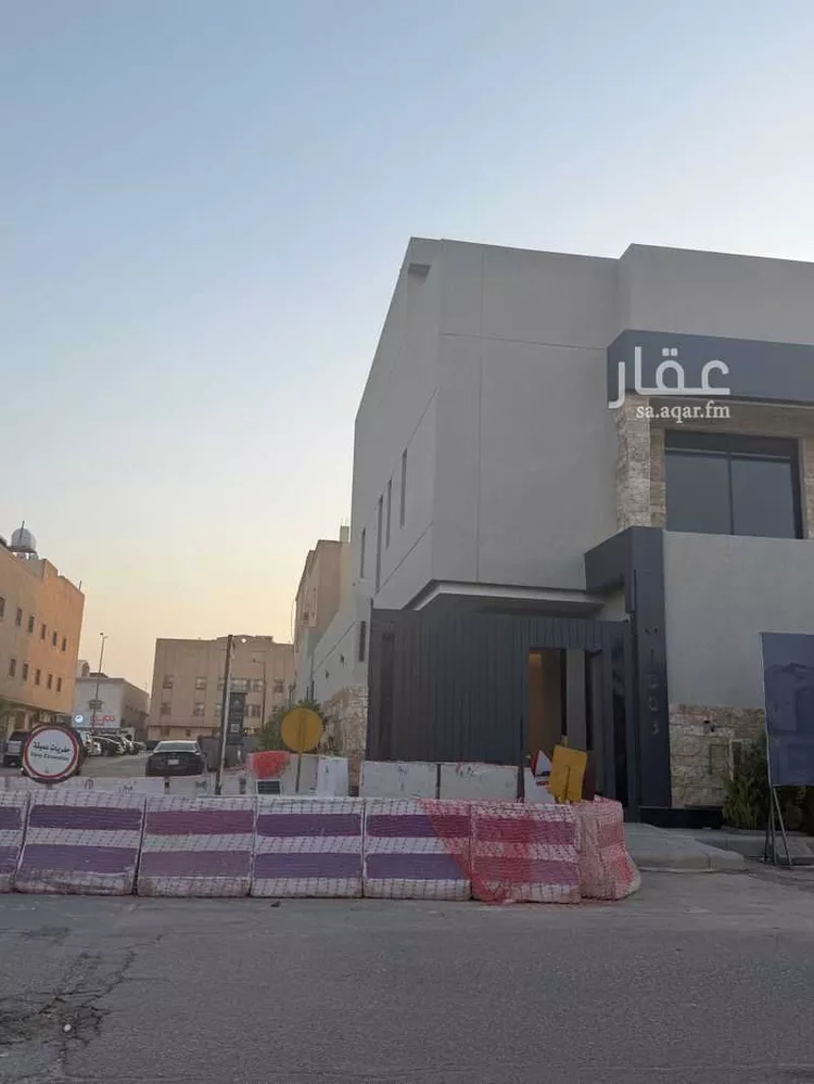 فيلا للبيع في شارع اليتمة, حي الحمراء, مدينة الرياض, منطقة الرياض صورة 3