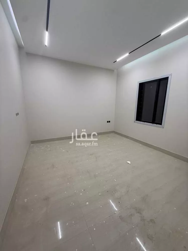 Floor for Sale in Riyadh Al Khaleej 7