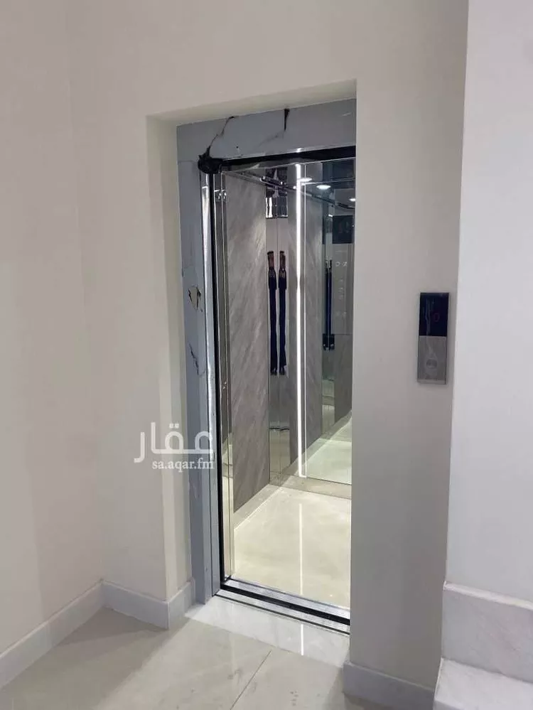 فيلا للبيع في شارع عمرو بن عروة, حي المهدية, مدينة الرياض, منطقة الرياض 12