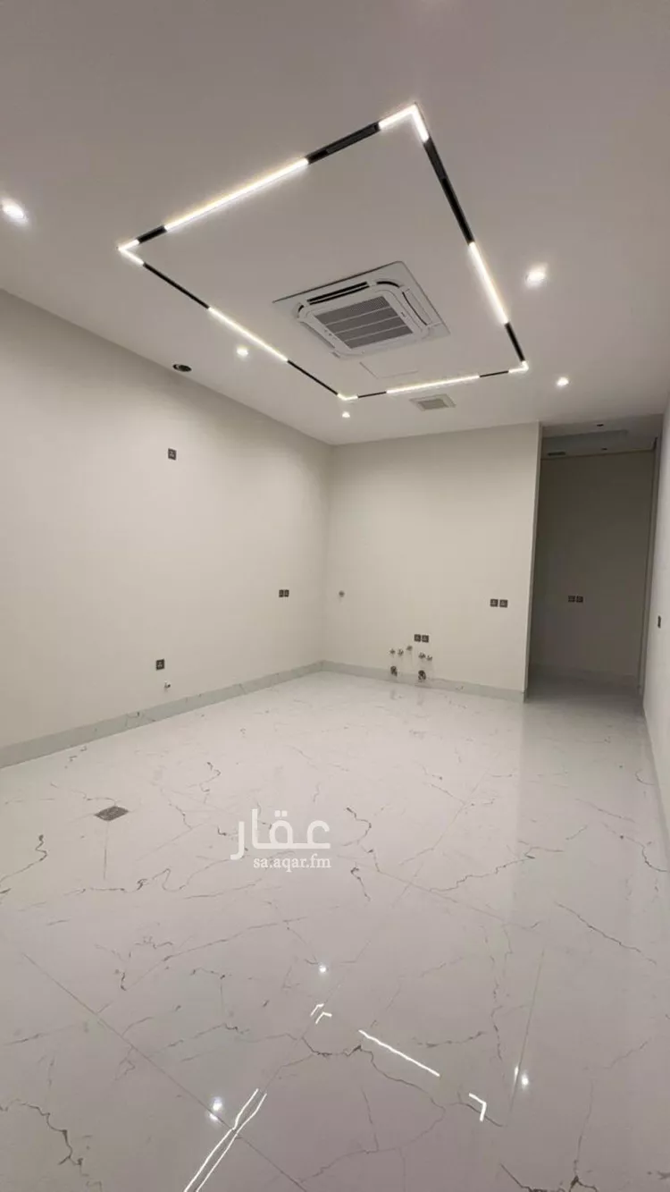 فيلا للبيع في شارع أحمد بن قطرب, حي المهدية, مدينة الرياض, منطقة الرياض صورة 2