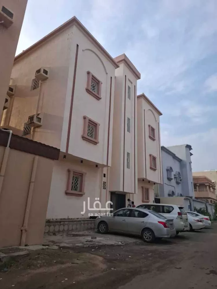 عمارة للبيع في شارع ابن المكسر, حي المطار, مدينة جازان, منطقة جازان