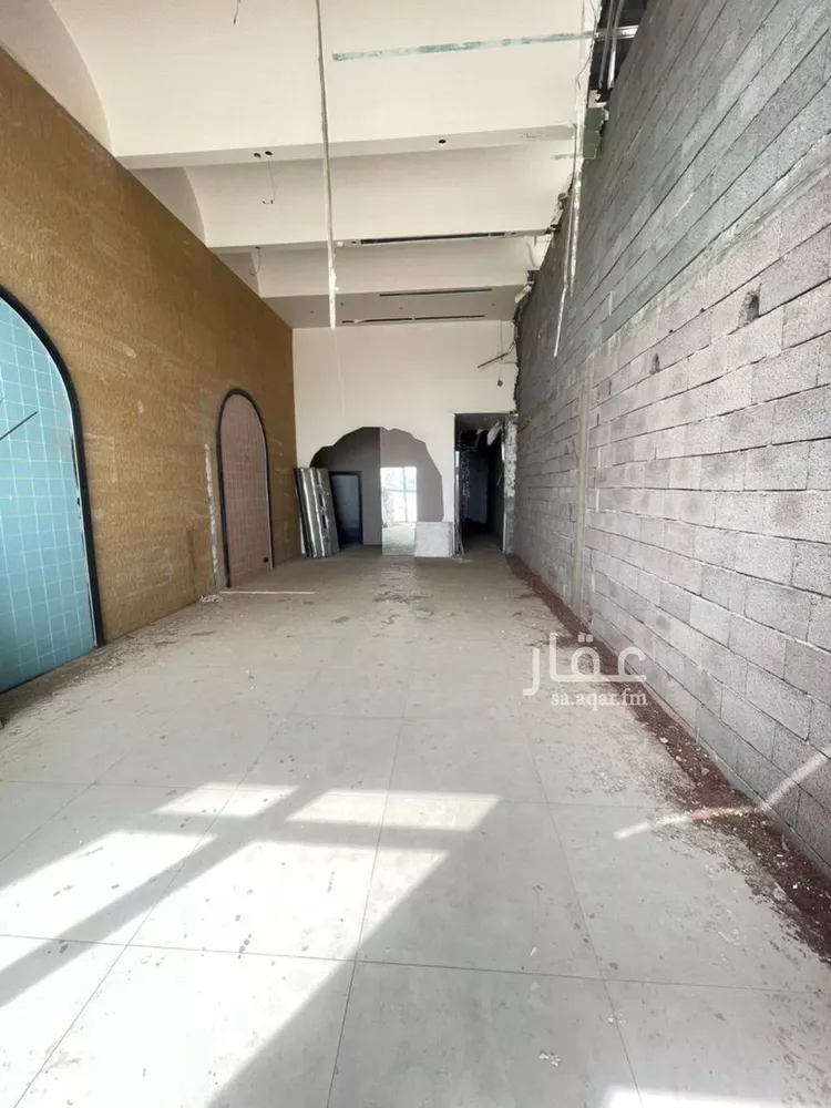 محل للإيجار في شارع طريق الملك فيصل الفرعي, حي الصفاء, مدينة جازان, منطقة جازان صورة 2